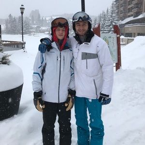 Meet your Posher, Issam